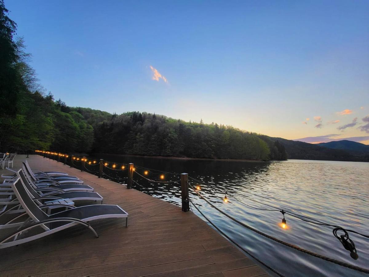 Adventure Lake Resort - Simared Бая Маре Екстериор снимка